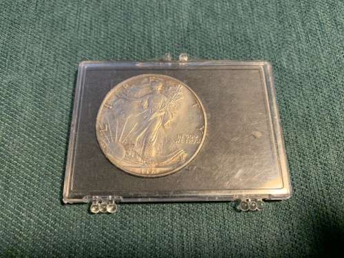 1x Collectors 1oz Fine Silver One American Dollar Coin!