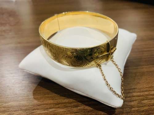 Solid Ladies 9ct Yellow Gold Metal Core Bangle Weight 44Grams!
