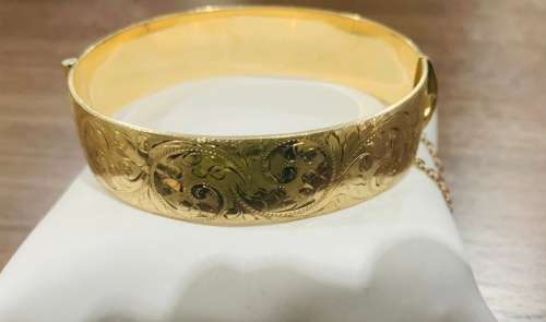 Solid Ladies 9ct Yellow Gold Metal Core Bangle Weight 44Grams!
