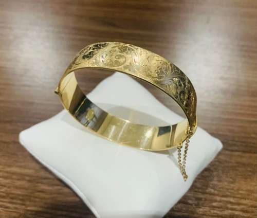 Solid Ladies 9ct Yellow Gold Metal Core Bangle Weight 44Grams!