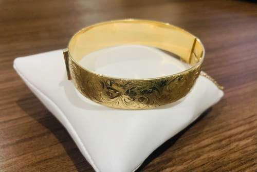Solid Ladies 9ct Yellow Gold Metal Core Bangle Weight 44Grams!