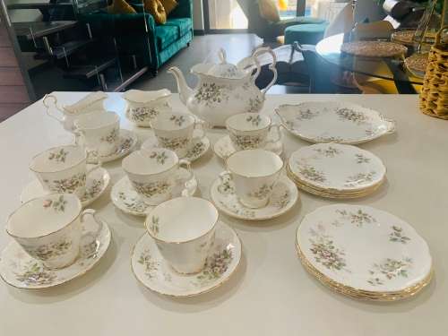 ROYAL ALBERT-Haworth Rare Full Tea Set! Set of 8x With Large Teapot!