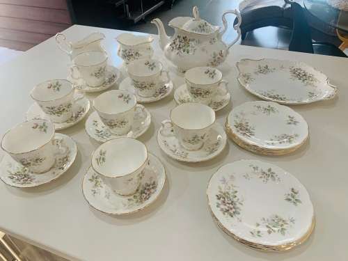 ROYAL ALBERT-Haworth Rare Full Tea Set! Set of 8x With Large Teapot!
