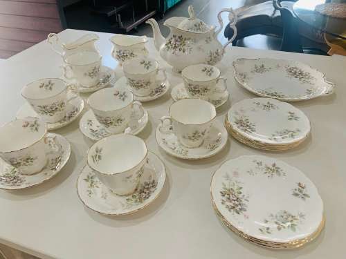 ROYAL ALBERT-Haworth Rare Full Tea Set! Set of 8x With Large Teapot!