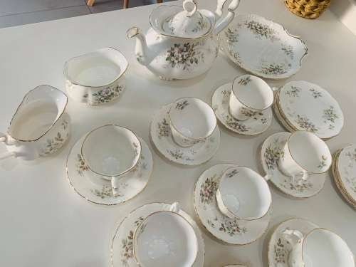 ROYAL ALBERT-Haworth Rare Full Tea Set! Set of 8x With Large Teapot!