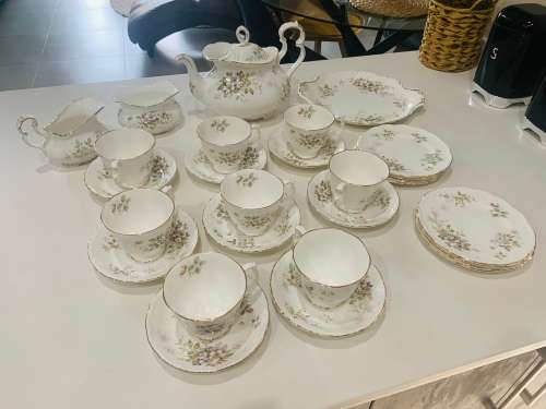 ROYAL ALBERT-Haworth Rare Full Tea Set! Set of 8x With Large Teapot!