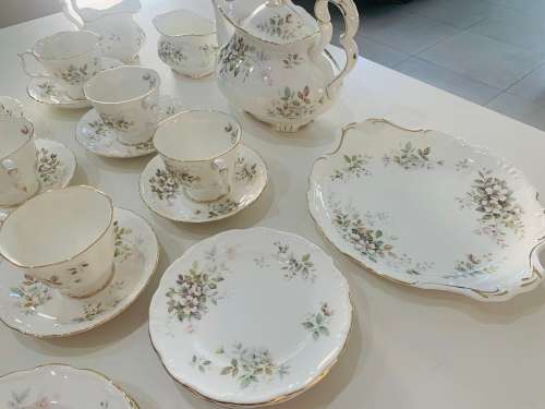 ROYAL ALBERT-Haworth Rare Full Tea Set! Set of 8x With Large Teapot!