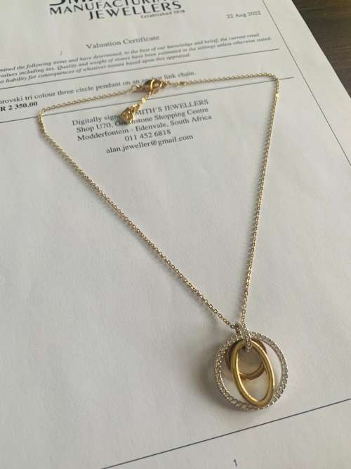 Swarovski Tri Colour Three Circle pendant on Anchor link Chain!Value R2350.00