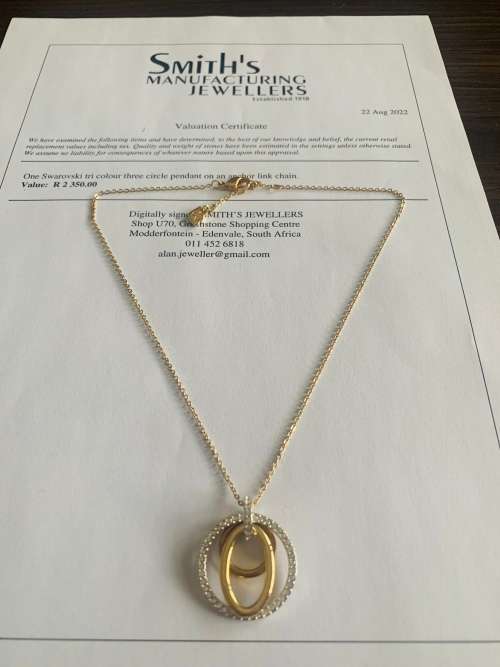 Swarovski Tri Colour Three Circle pendant on Anchor link Chain!Value R2350.00