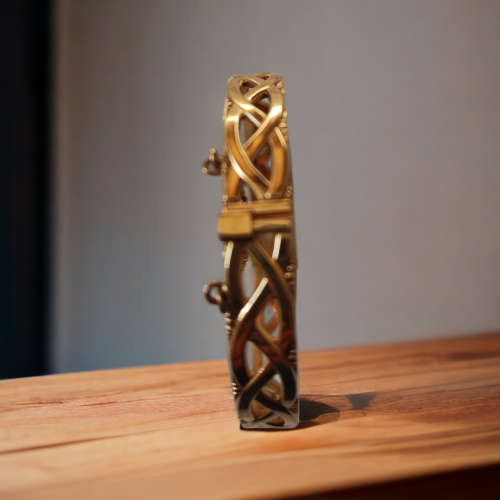 Stunning 9ct gold metal core bangle value R2900.00