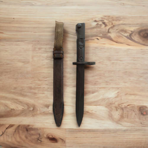 Stunning Vintage Collectors bayonet with metal sheath