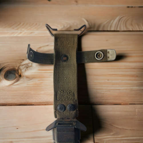 Stunning Vintage Collectors solid military knife with plastic sheath