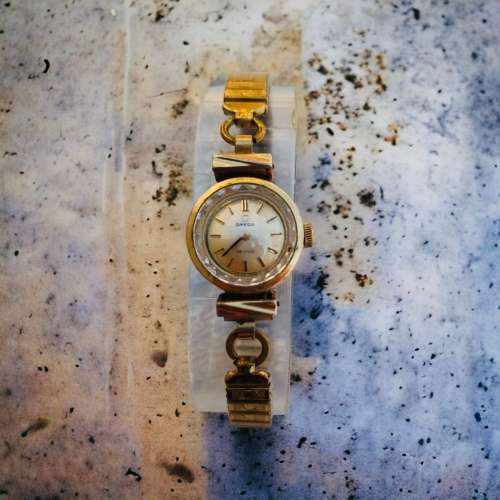 Value-R30000.00 Collectors Stunning Ladies Omega Cocktail Watch
