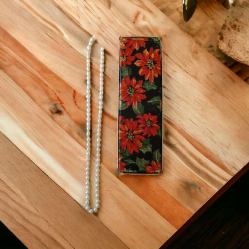 Vintage collectors necklace
