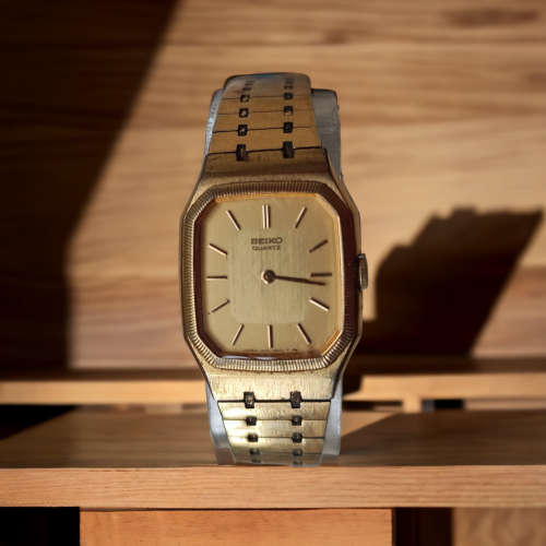 Stunning Vintage Collectors ladies Seiko quartz watch value R2500.00