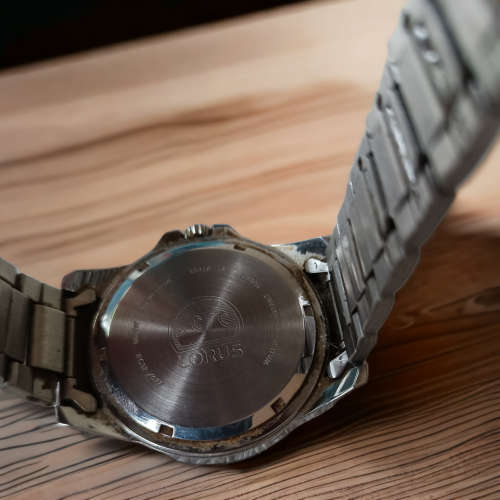 Stunning Vintage Collectors gents Lorus quartz watch value R1400.00