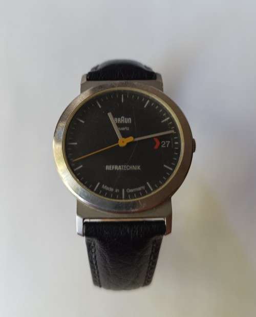 Vintage Collectors Braun Black dial Quartz Gents Watch on leather strap Value R1150.00