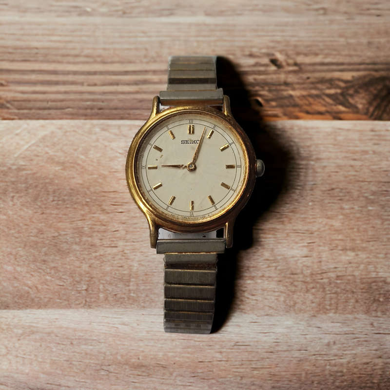 Vintage collectors Seiko ladies watch on stretch strap