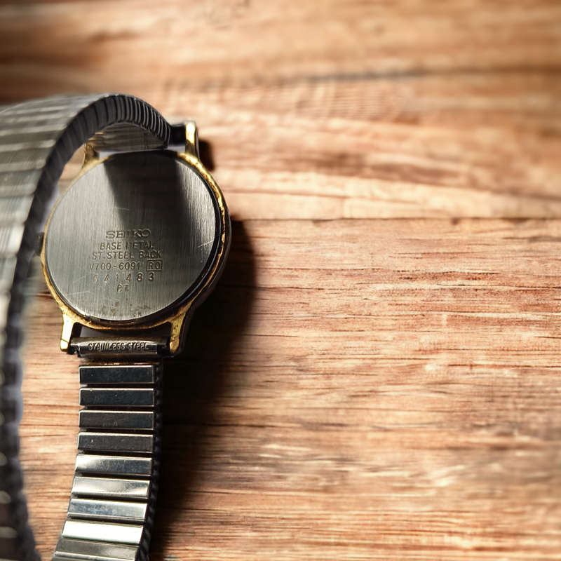Vintage collectors Seiko ladies watch on stretch strap