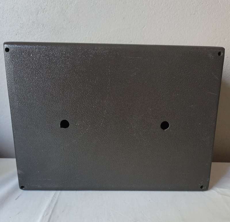 Collectors type B1 handgun safe with two keys