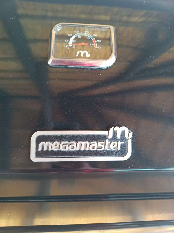 Megamaster sizzler 420 gas braai with 9kg gas bottle