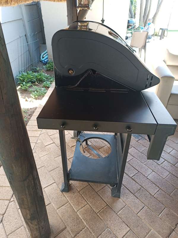 Megamaster sizzler 420 gas braai with 9kg gas bottle