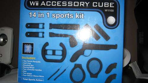 Wii Accessory Cube - 14 in 1 sports kit