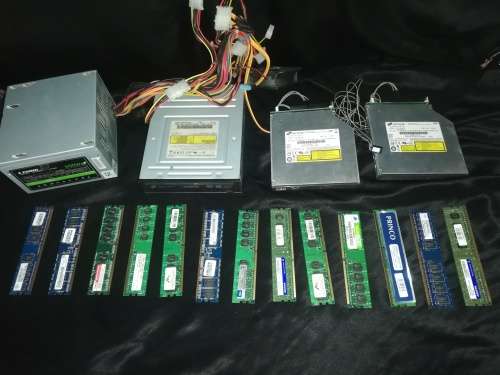 LOT OF 3 DVD DRIVES AND 13 RAMS AND 1 POWER SUPPLY