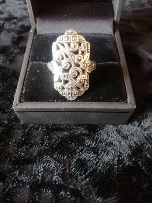VINTAGE STERLING SILVER MARCASITE RING