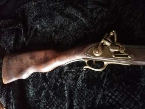 ANTIQUE SPANISH FLINTLOCK RIFLE REPLICA