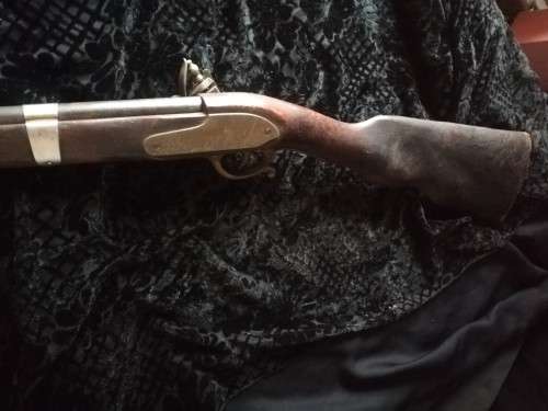 ANTIQUE SPANISH FLINTLOCK RIFLE REPLICA