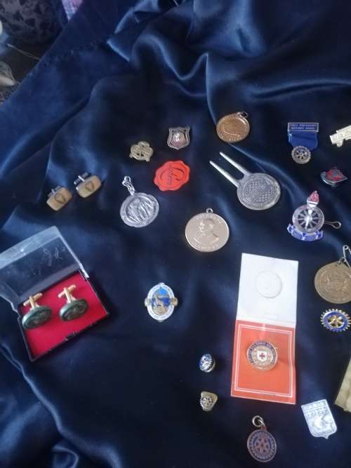 LOT OF MEDALS, CUFFLINKS AND VINTAGE PINS