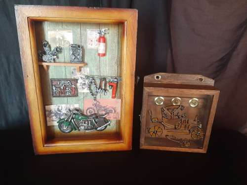 VINTAGE BOX KEYHOLDERS LOT