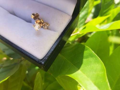 9CT GOLD STUD EARRINGS