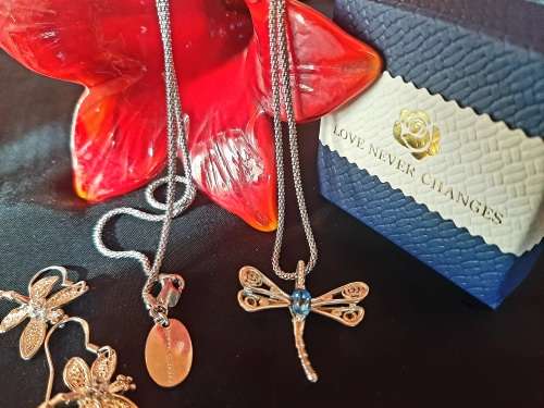 JENNA CLIFFORD 96% SILVER PENDANT SET