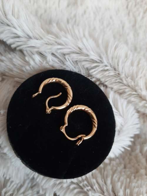 9CT GOLD HOOP EARRINGS