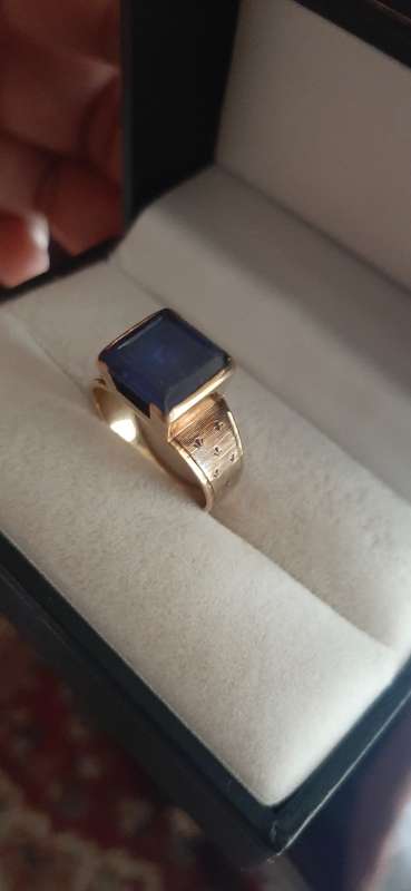 9CT SOLID GOLD LARGE NATURAL SAPPHIRE VINTAGE RING