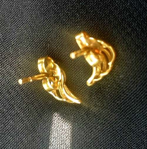 9CT SOLID GOLD VINTAGE EARRRING SET