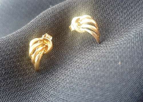 9CT SOLID GOLD VINTAGE EARRRING SET