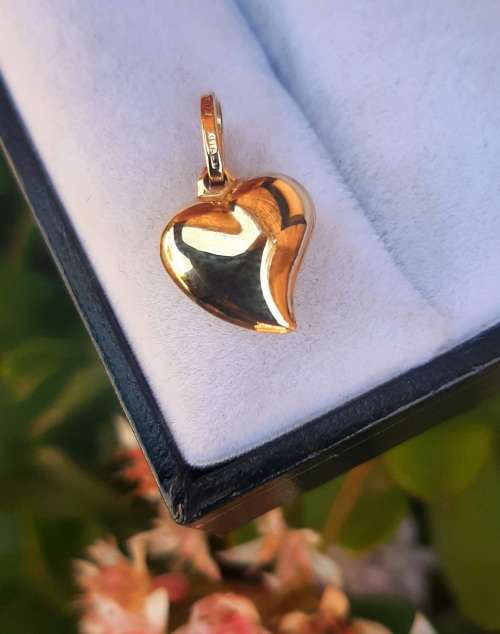 18CT SOLID GOLD PUFFED HEART PENDANT