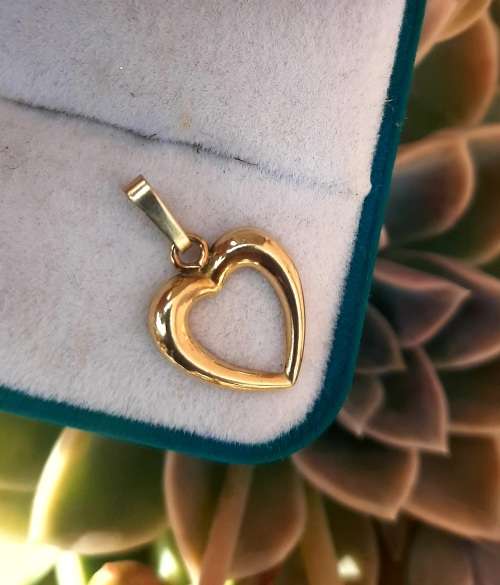 VINTAGE ROLLED GOLD HEART PENDANT