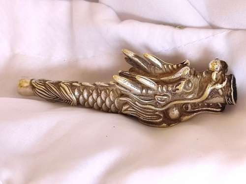 VINTAGE DRAGON CIGARETTE HOLDER