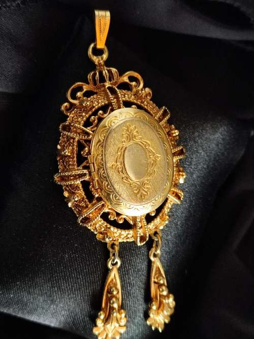 VINTAGE FLORENZA LOCKET PENDANT