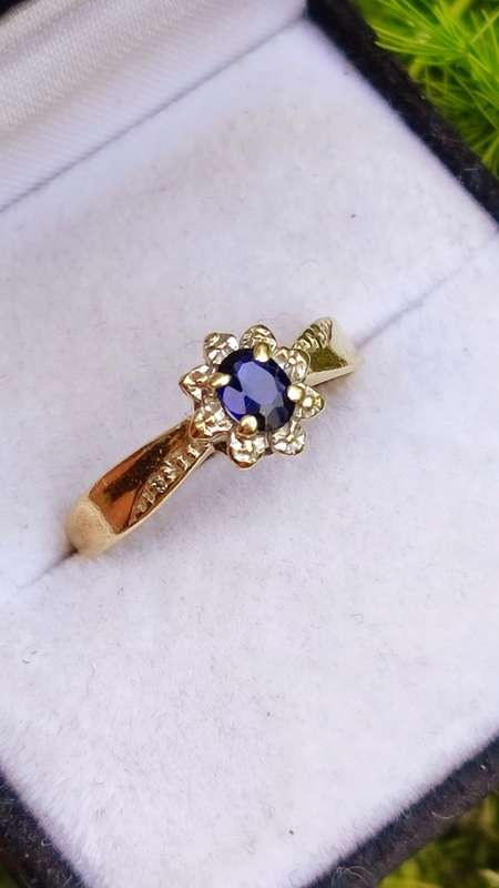 9CT SAPPHIRE DIAMOND VINTAGE RING