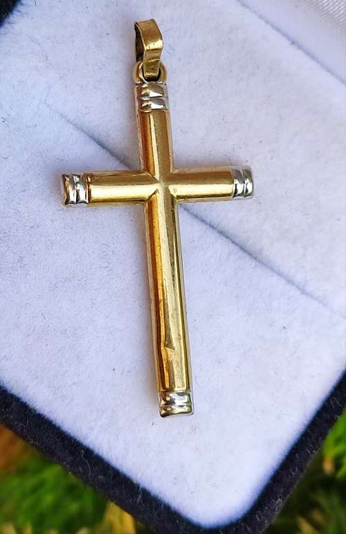 9CT VINTAGE TWO TONE CROSS PENDANT