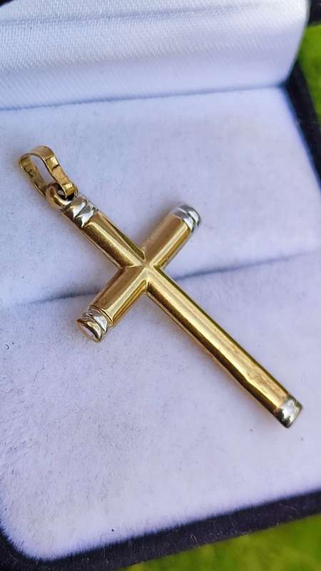 9CT VINTAGE TWO TONE CROSS PENDANT