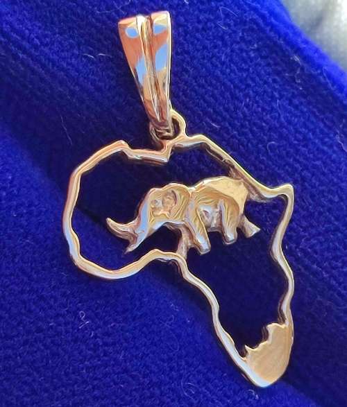 9CT SOLID GOLD AFRICA PENDANT