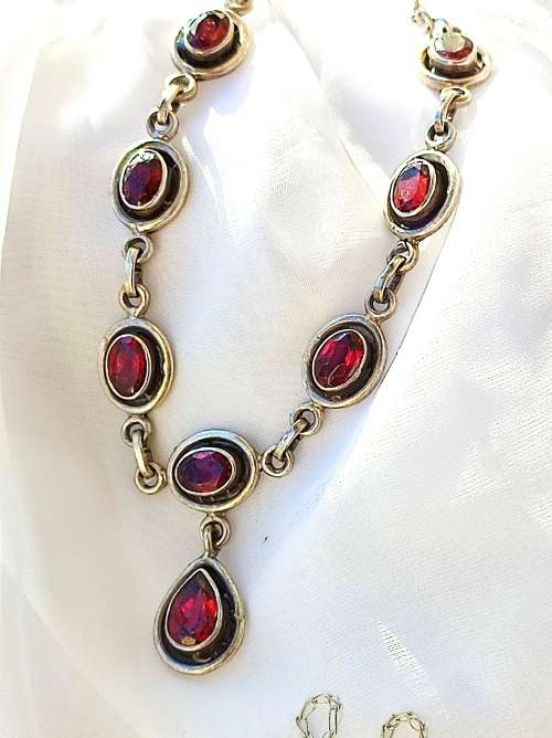 ANTIQUE STERLING GARNET NECKLACE