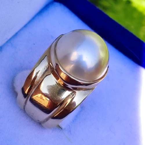 9CT GOLD MABE PEARL RING