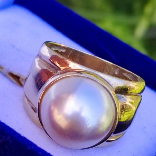 9CT GOLD MABE PEARL RING